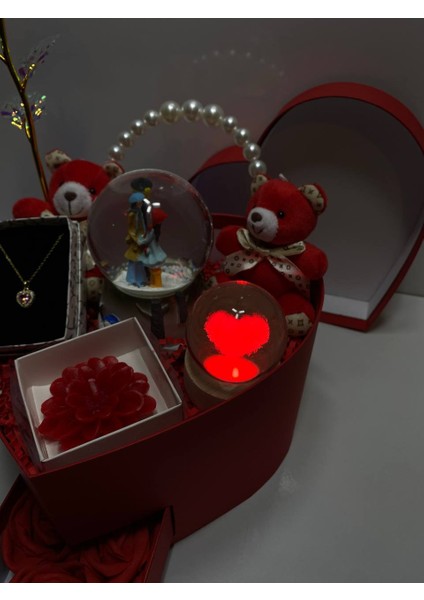 14 Şubat Sevgililer Gününe Özel Hediye Kırmızı Hediye Kutusu - Kar Küresi - Kolye - Incili Taç fırsatları