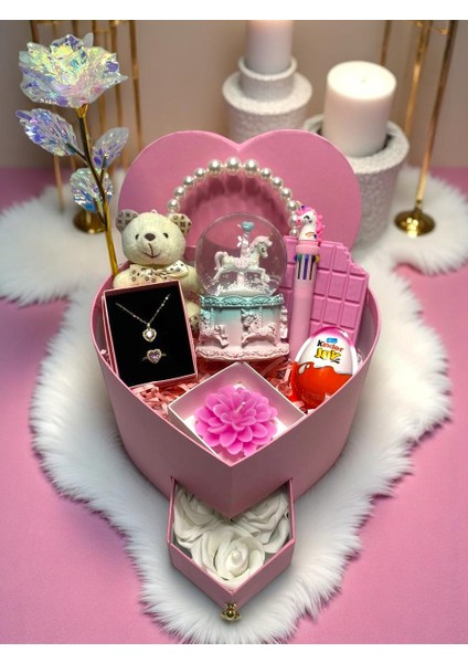 Sevgiliye Pembe Kalp Kutulu Hediye Seti - Kar Küresi - Kokulu Defter - Tüylü Kalem - Kolye -Yüzük