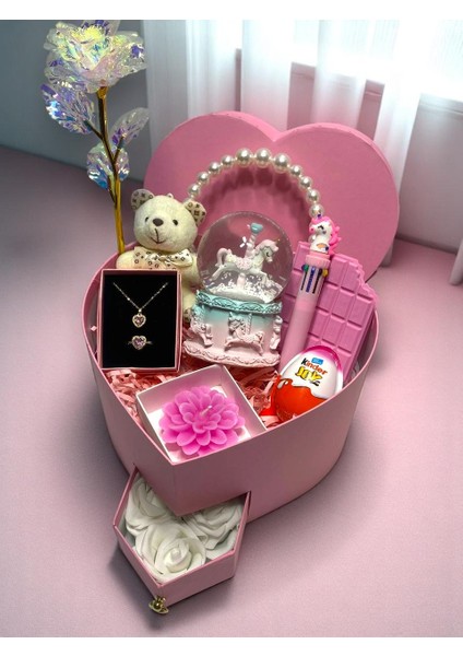 Sevgiliye Pembe Kalp Kutulu Hediye Seti - Kar Küresi - Kokulu Defter - Tüylü Kalem - Kolye -Yüzük fiyatları