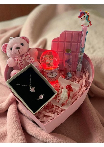 Sevgiliye Hediye, Pembe Kalp Hediye Kutusu, Kolye, Bileklik, Yüzük, Kar Küresi, Özel Hediye