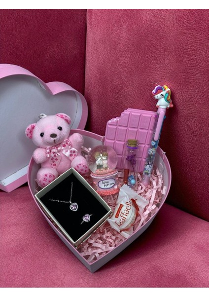 Sevgiliye Hediye, Pembe Kalp Hediye Kutusu, Kolye, Bileklik, Yüzük, Kar Küresi, Özel Hediye modelleri