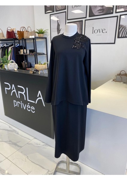 Taş Işlemeli Etekli Takım