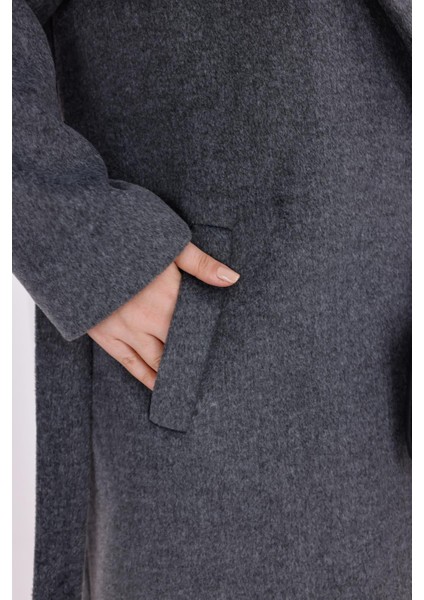 Kadın Gri Yün Kaşe Kemer ve Astar Detay Büyük Beden Kaban