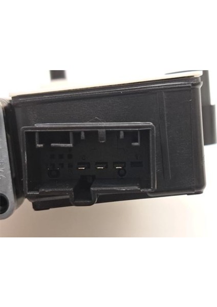 Octavia 2013-2021 Arka Sağ Cam Kaldırma Indirm Motoru 5Q0959812A modelleri