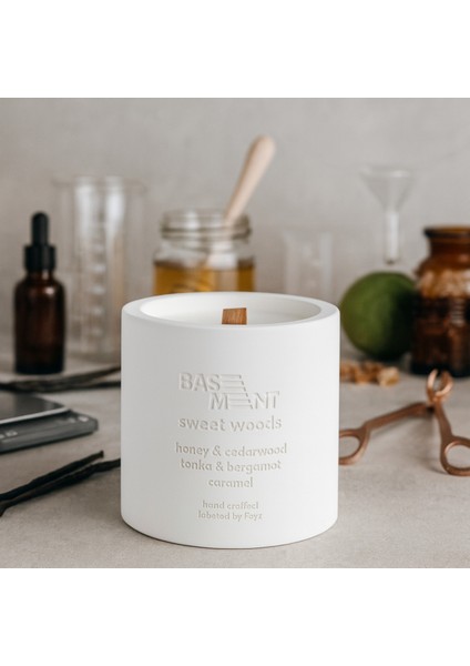 : Sweet Woods : % 100 Soya Beton Mum (Bal, Sedir, Tonka, Bergamot, Karamel)