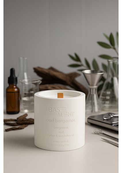 : Oud Bergamot : % 100 Soya Beton Mum (Bergamot, Oud, Sedir, Sandal Ağacı)