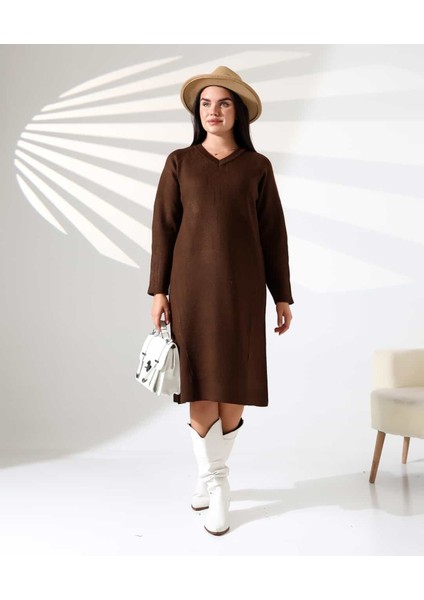 V Yaka Modern Uzun Triko Elbise