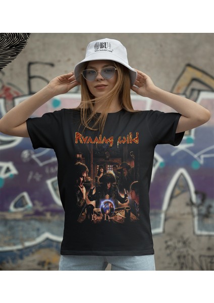 'running Wild - Black Hand Inn' Baskılı 'regular-Fit' Unisex Tişört fiyatları