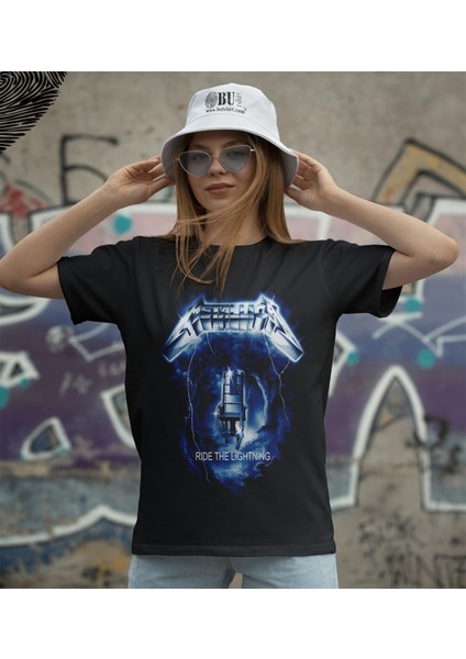 ' Metallica - Ride The Lightning' Baskılı 'regular-Fit' Unisex Tişört fiyatları