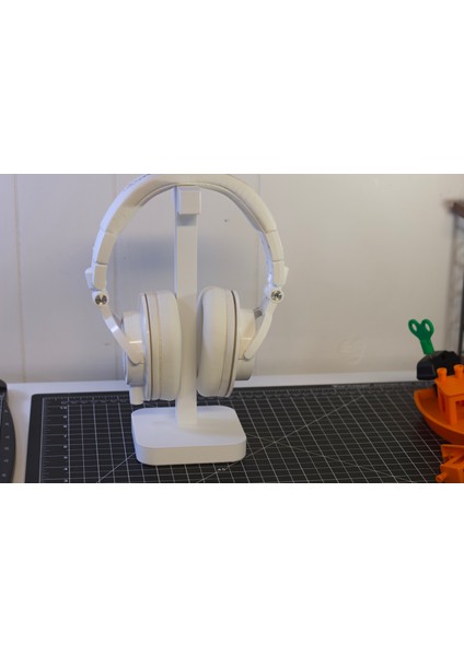 Sade ve Şık Tasarıma Sahip Kulaklık Standı fiyatları