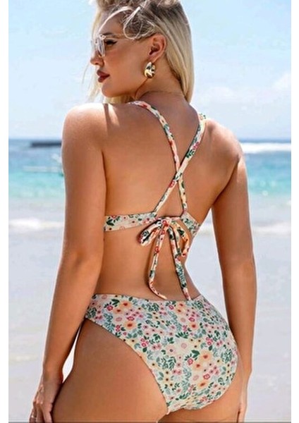 Önden Bağlama Detaylı Yüksek Bel Bikini Takımı fırsatları