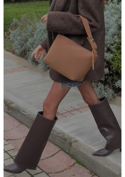 Sera El ve Omuz Çantası