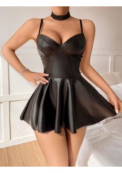 Siyah Etekli Pileli Fantezi Deri Elbise