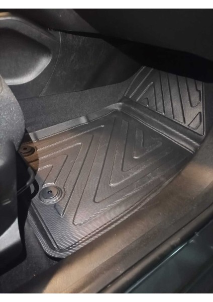 Fiat Egea Cross 2020+ 4d Araca Özel Havuzlu Paspas Takımı (Karbon) modelleri