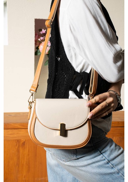 , 3 Bölmeli, Kilit Detaylı,KREM CAMEL Bayan Çapraz Çantası fiyatları