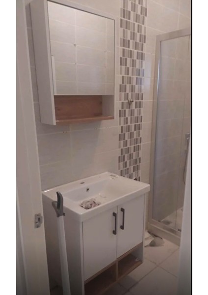 Legna 65 cm Banyo Dolabı Takımı – Beyaz & Ahşap – Mdf – Seramik Lavabolu – Alt ve Üst Dolap