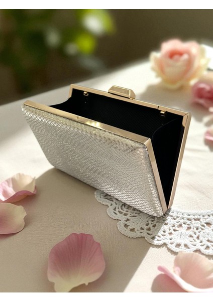 Altın Gold Dore Renk Lazer Yılan Desenli Kadın Abiye Çanta Gece Çantası Düğün Nişan Portföy indirimleri