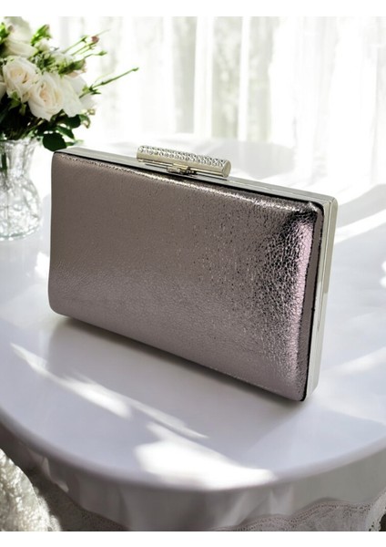 Yeni Model Platin Renk Parlak Desenli Zincir Askılı Kadın Abiye Çanta Düğün Nişan Mezuniyet