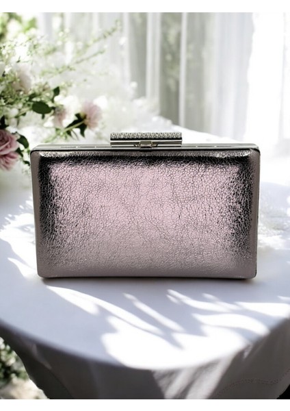 Yeni Model Platin Renk Parlak Desenli Zincir Askılı Kadın Abiye Çanta Düğün Nişan Mezuniyet fiyatları