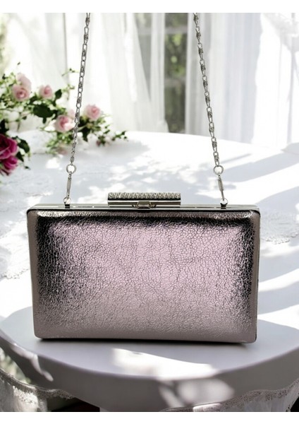 Yeni Model Platin Renk Parlak Desenli Zincir Askılı Kadın Abiye Çanta Düğün Nişan Mezuniyet fırsatları