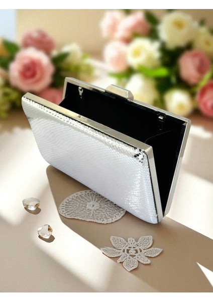 Gümüş Gri Lame Renk Yılan Desenli Parlak Deri Kadın Abiye Çanta Düğün Nişan Mezuniyet modelleri