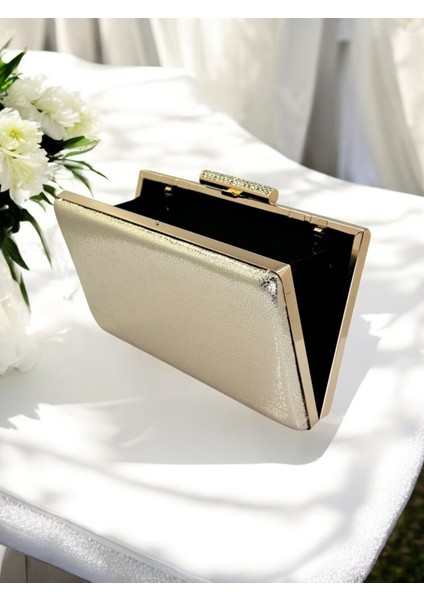 Yeni Model Altın Renk Parlak Desenli Zincir Askılı Kadın Abiye Çanta Düğün Nişan Mezuniyet modelleri