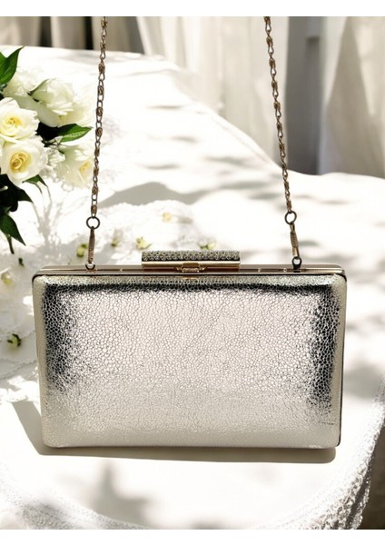 Yeni Model Altın Renk Parlak Desenli Zincir Askılı Kadın Abiye Çanta Düğün Nişan Mezuniyet fırsatları