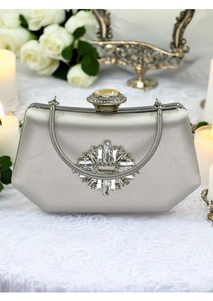 Gümüş Gri Lame Renk Gümüş Kristal Taşlı Zarif Tasarım Metal Saplı Abiye Çantası modelleri