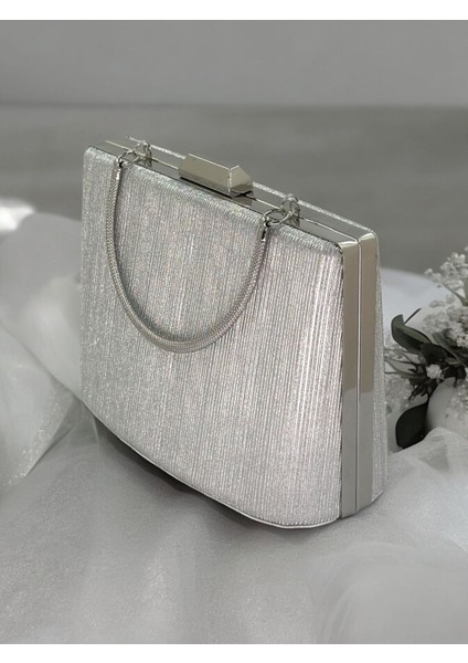 Gümüş Gri Lame Renk Lazer Desen Büyük Boy Metal Saplı Zincir Askılı Abiye Çanta