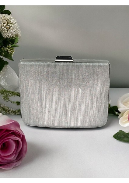 Gümüş Gri Lame Renk Lazer Desen Büyük Boy Metal Saplı Zincir Askılı Abiye Çanta