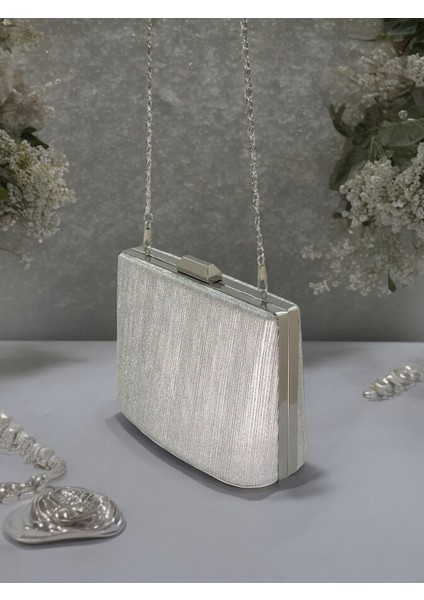 Gümüş Gri Lame Renk Lazer Desen Büyük Boy Metal Saplı Zincir Askılı Abiye Çanta