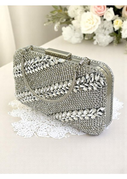 Tamamen El Yapımı Komple Kristal Taş Işlemeli Gümüş Gri Lame Renk Kadın Abiye Çanta modelleri