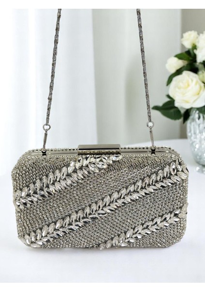 Tamamen El Yapımı Komple Kristal Taş Işlemeli Gümüş Gri Lame Renk Kadın Abiye Çanta