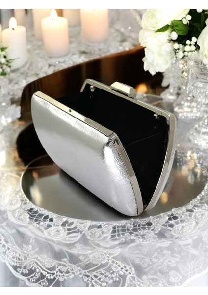 Gümüş Gri Lame Kırışık Cilt Deri Metalik Renk Zincir Askılı Abiye Çanta Düğün Nişan Mezuniyet modelleri