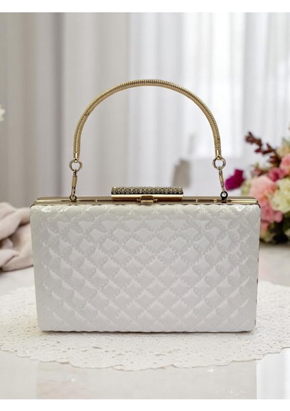Beyaz Lüks Rugan Metal Saplı Kapitone Desenli Kadın Abye Çanta Düğün Nişan Mezuniyet fiyatları