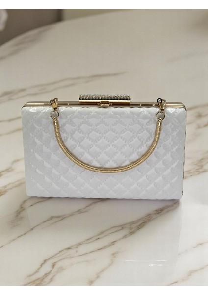 Beyaz Lüks Rugan Metal Saplı Kapitone Desenli Kadın Abye Çanta Düğün Nişan Mezuniyet fırsatları