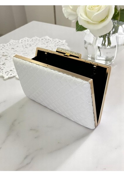 Beyaz Lüks Rugan Metal Saplı Kapitone Desenli Kadın Abye Çanta Düğün Nişan Mezuniyet indirimleri