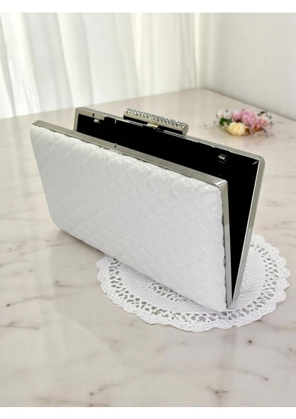 Beyaz Lüks Rugan Kapitone Desenli Kadın Abye Çanta Düğün Nişan Mezuniyet modelleri