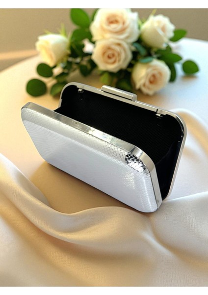 Gümüş Gri Lame Renk Yılan Desenli Parlak Deri Kadın Abiye Çanta Düğün Nişan Mezuniyet modelleri