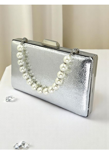 Yeni Model Gümüş Renk Parlak Desenli Zincir Askılı Saplı Kadın Abiye Çanta Düğün Nişan Mezuniyet modelleri