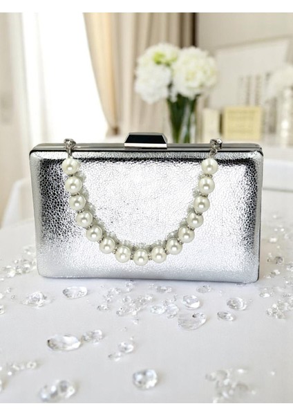 Yeni Model Gümüş Renk Parlak Desenli Zincir Askılı Saplı Kadın Abiye Çanta Düğün Nişan Mezuniyet fırsatları