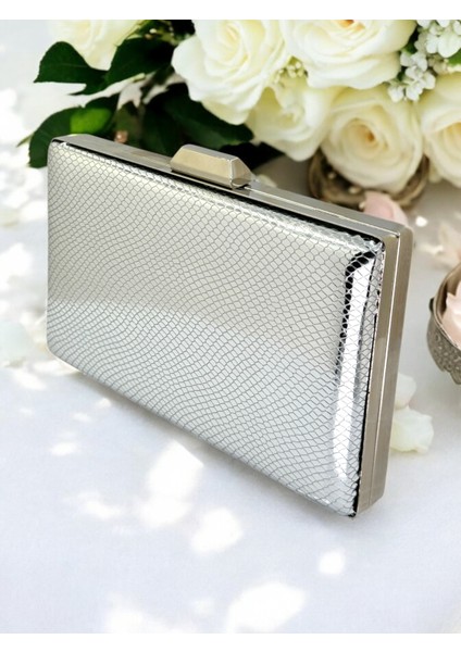 Gümüş Renk Balıksırtı Desenli Parlak Rugan Deri Kadın Abiye Çanta Düğün Nişan