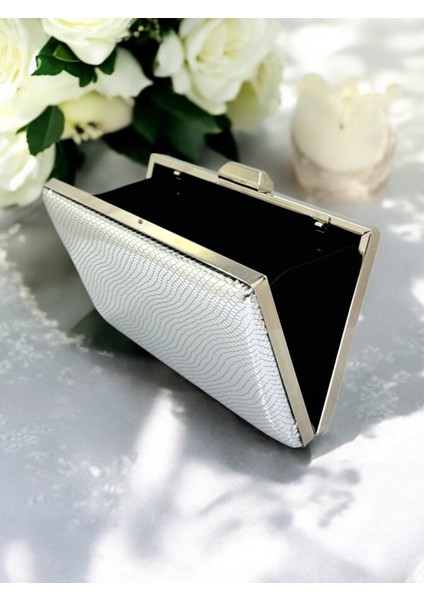 Gümüş Renk Balıksırtı Desenli Parlak Rugan Deri Kadın Abiye Çanta Düğün Nişan modelleri