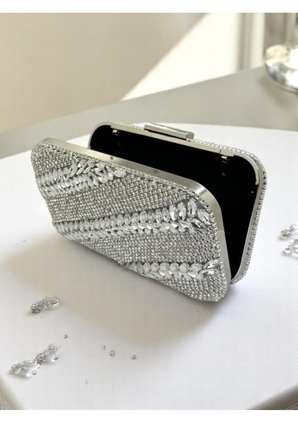 El Yapımı Işçilik Komple Kristal Taşlı Gümüş Gri Lame Renk Kadın Abiye Çanta modelleri