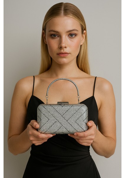 Gümüş ve Siyah Taşlı Metal Saplı Kadın Abiye Çanta Düğün Nişan Mezuniyet