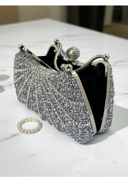Gümüş Gri Lame Renk Taşlı Gümüş Detaylı Zincir Askılı Kadın Abiye Mezuniyet Kına Nişan Balo Çantası fırsatları