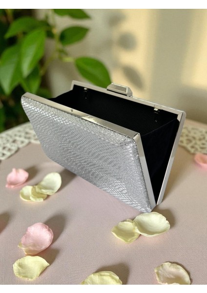 Gümüş Gri Lame Renk Lazer Yılan Desenli Kadın Abiye Çanta Gece Çantası Düğün Nişan Portföy fiyatları