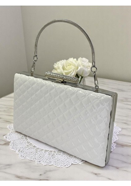 Beyaz Lüks Rugan Metal Saplı Kapitone Desenli Kadın Abye Çanta Düğün Nişan Mezuniyet