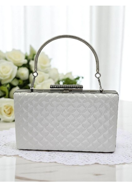 Beyaz Lüks Rugan Metal Saplı Kapitone Desenli Kadın Abye Çanta Düğün Nişan Mezuniyet fiyatları