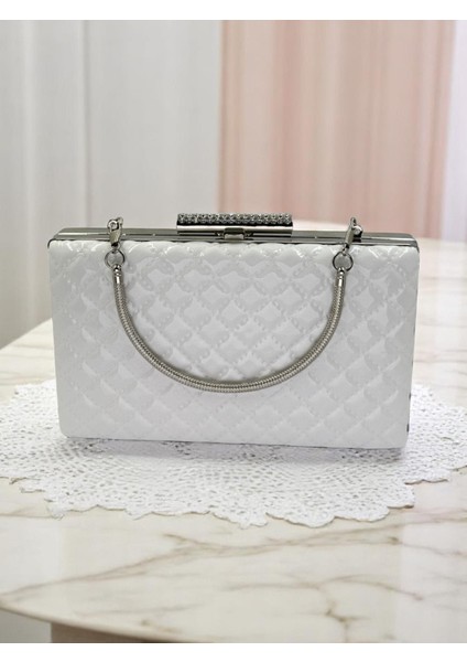 Beyaz Lüks Rugan Metal Saplı Kapitone Desenli Kadın Abye Çanta Düğün Nişan Mezuniyet fırsatları
